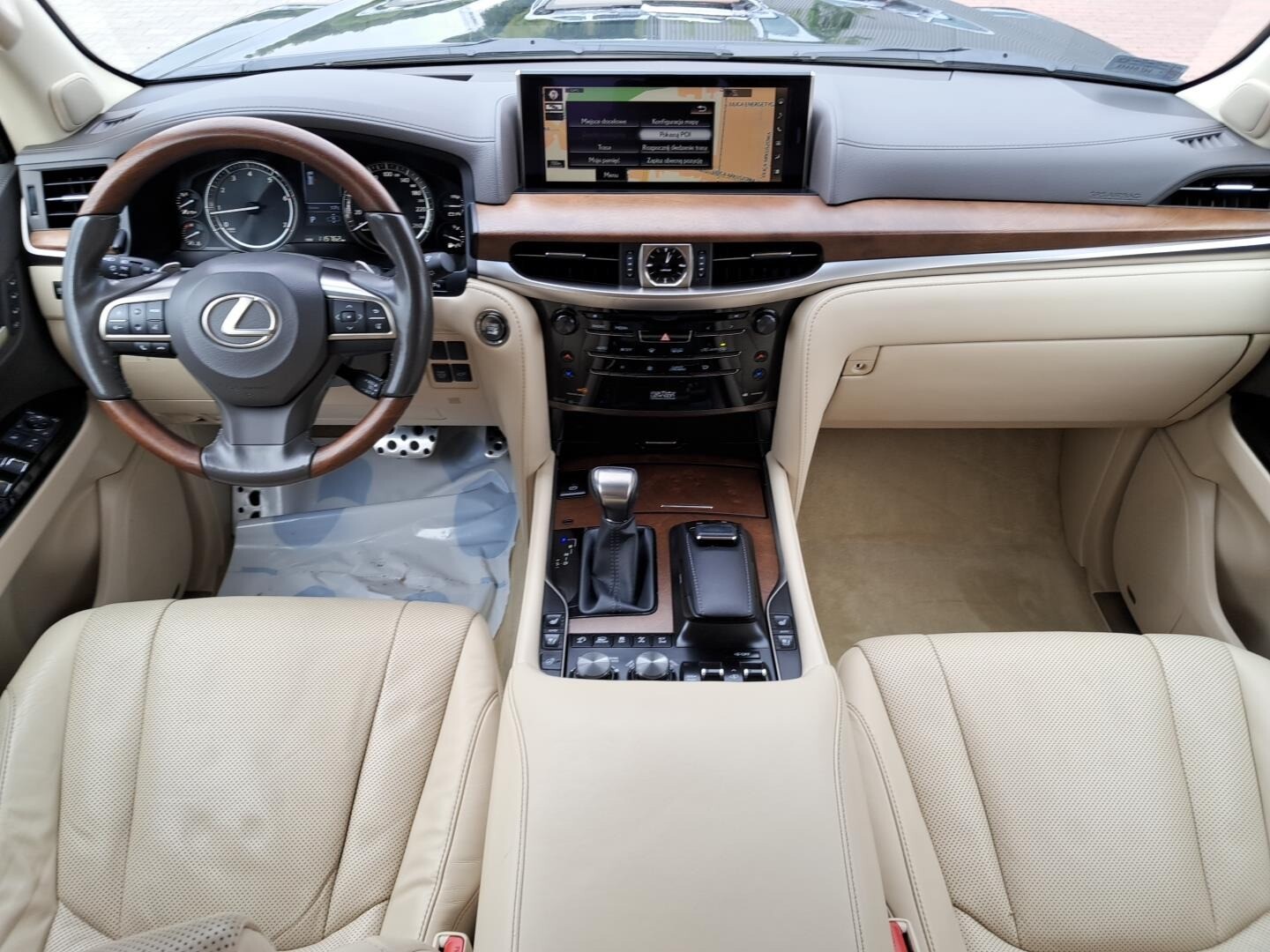 Lexus LX